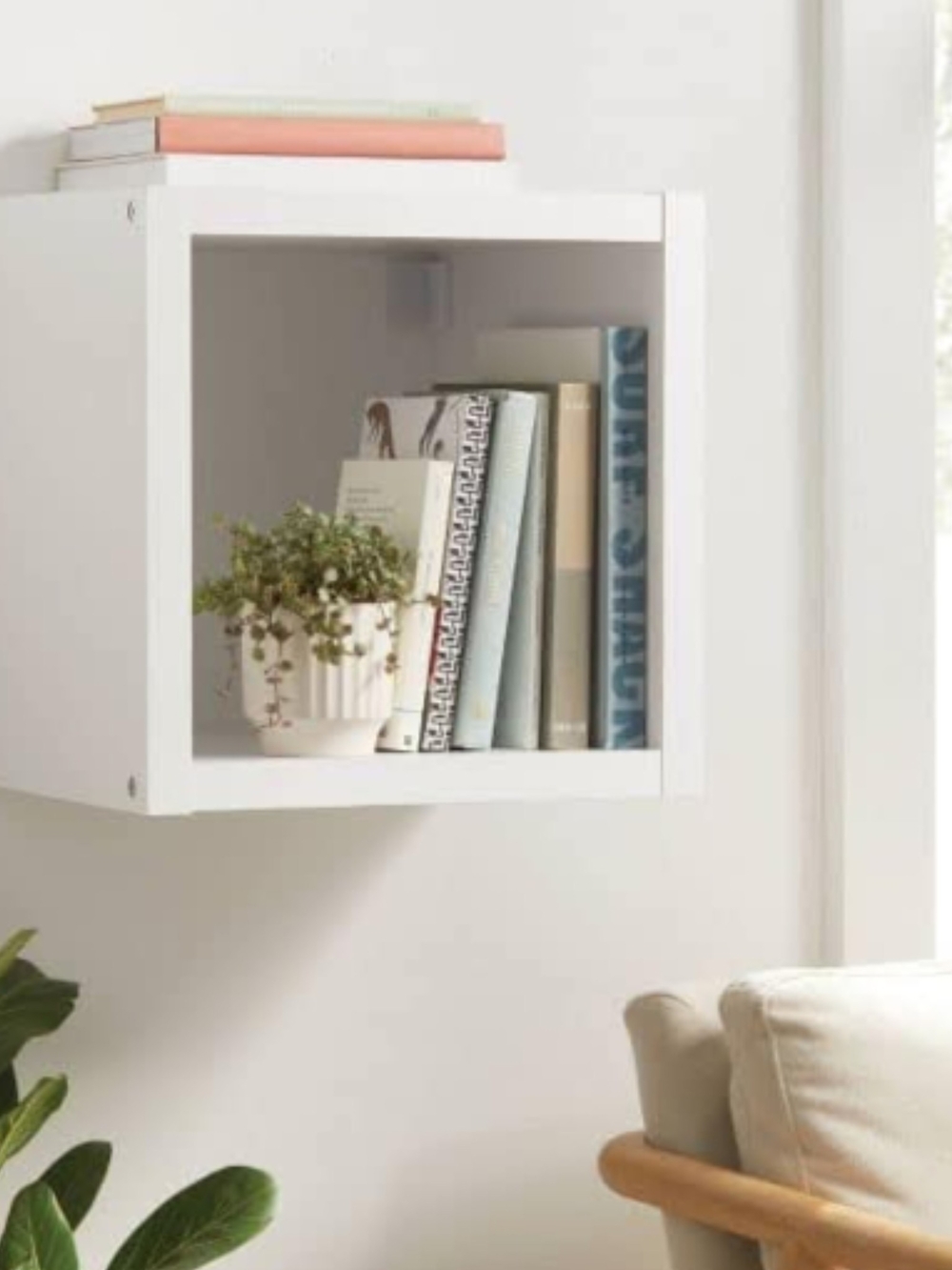 Modern White Wall-Mounted Display Cube Shelf